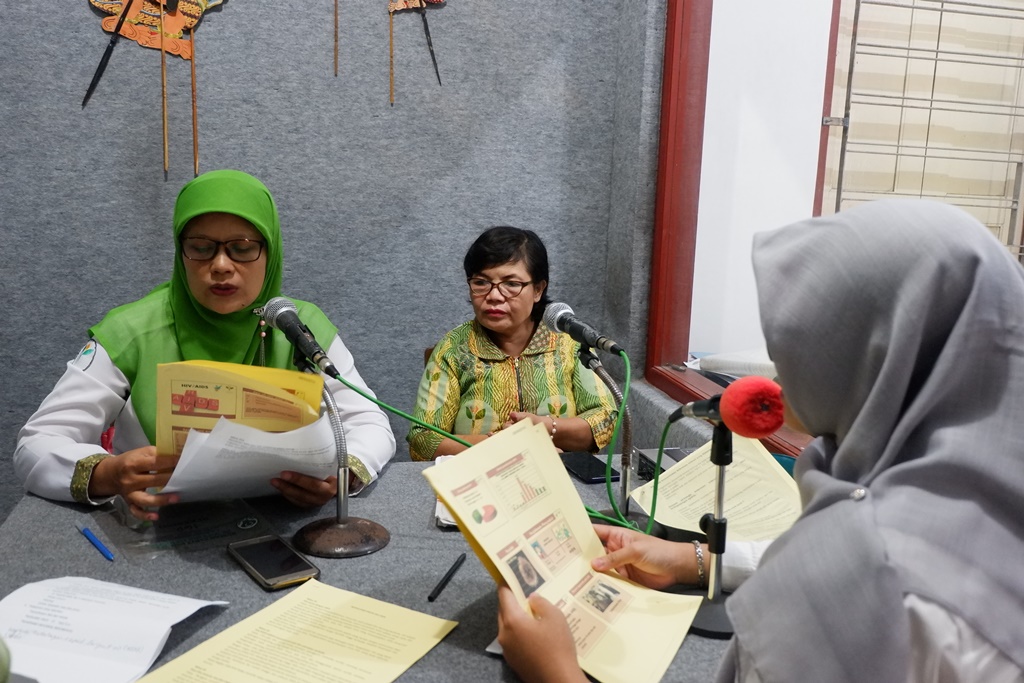 Mengenang Perjuangan Ibu Kartini Dengan Upacara Busana Adat Nusantara di RSST