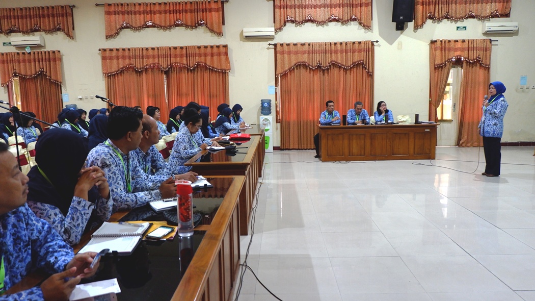 Sarasehan Pegawai : Evaluasi dan Tindak Lanjut Tentang Kinerja Semester I dan RBA Tahun 2020