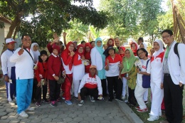 Senam Sehat Bersama Lansia dan Penyuluhan Kesehatan “Cegah Kebutaan Akibat Katarak Dengan Terapi yang Tepat” bersama dr. Arsi Noviana Sari, Sp.M