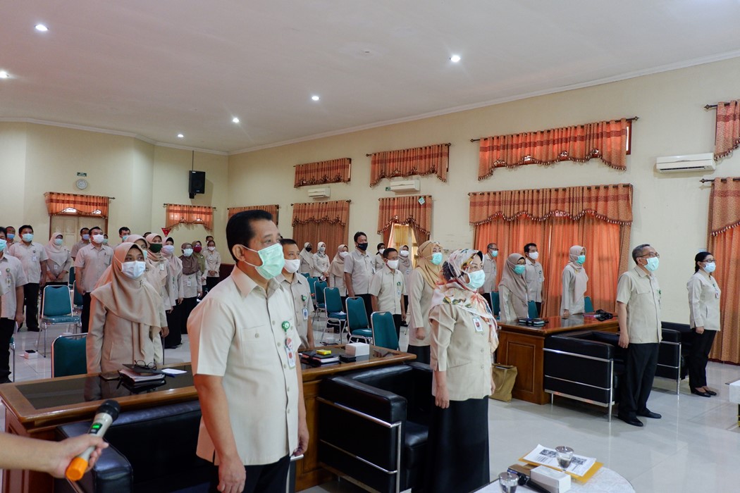Self Assesment Pembangunan Zona Integritas Menuju WBBM (Wilayah Birokrasi Bersih & Melayani) Melalui Video Conference Oleh Tim Penilai Internal Itjen Kemenkes RI : RSST Siap WBBM!