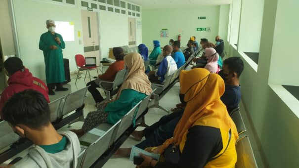 "Mari Membiasakan Hidup Bersih Dan Sehat Dengan Cuci  Tangan"